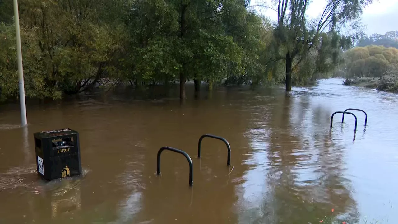 Evacuation of Solitude Park in Banbridge due to dangerous high water level