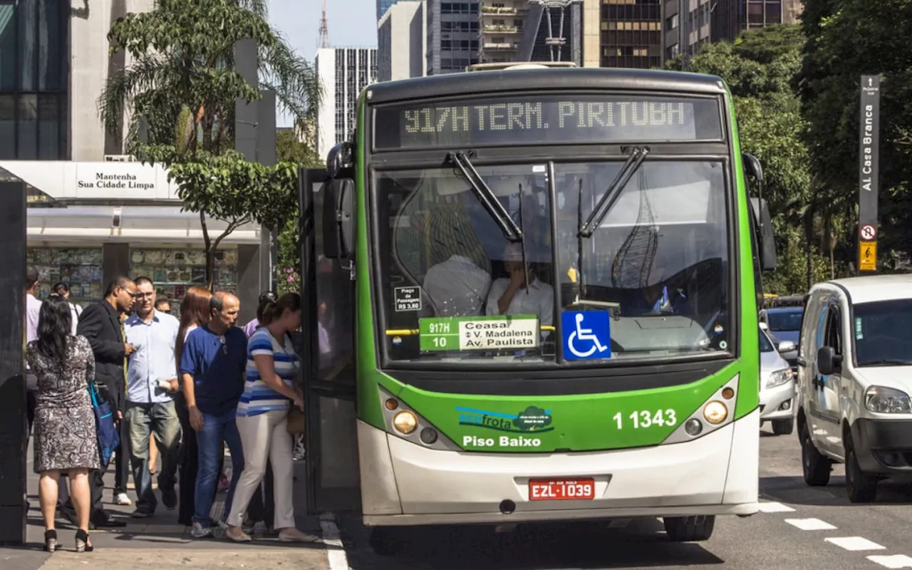 Enem 2023: cidade de São Paulo terá ônibus de graça nos dias do exame