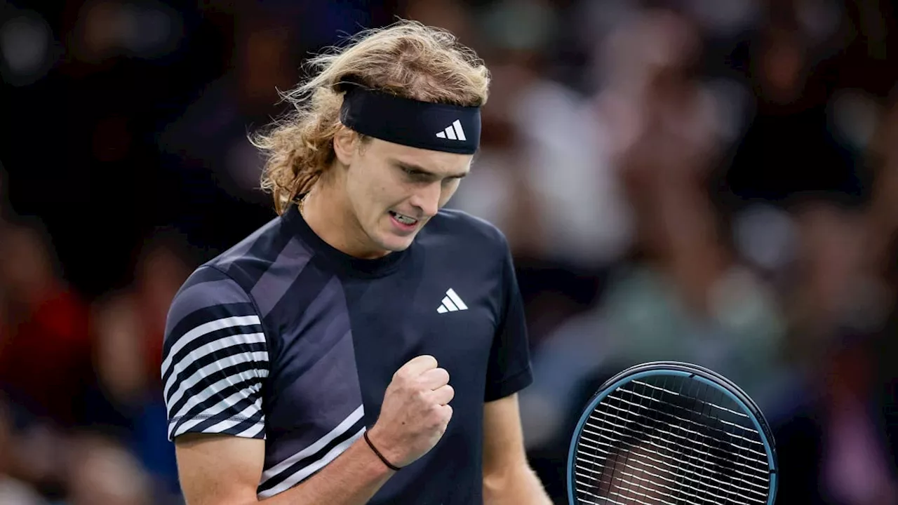 Masters in Paris: Zverev müht sich in die zweite Runde