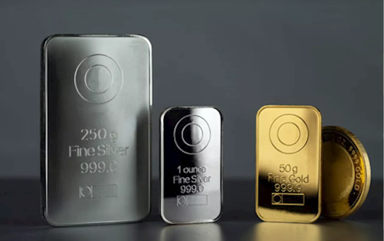 Gold Maintains Upper Hand as Silver Underperforms