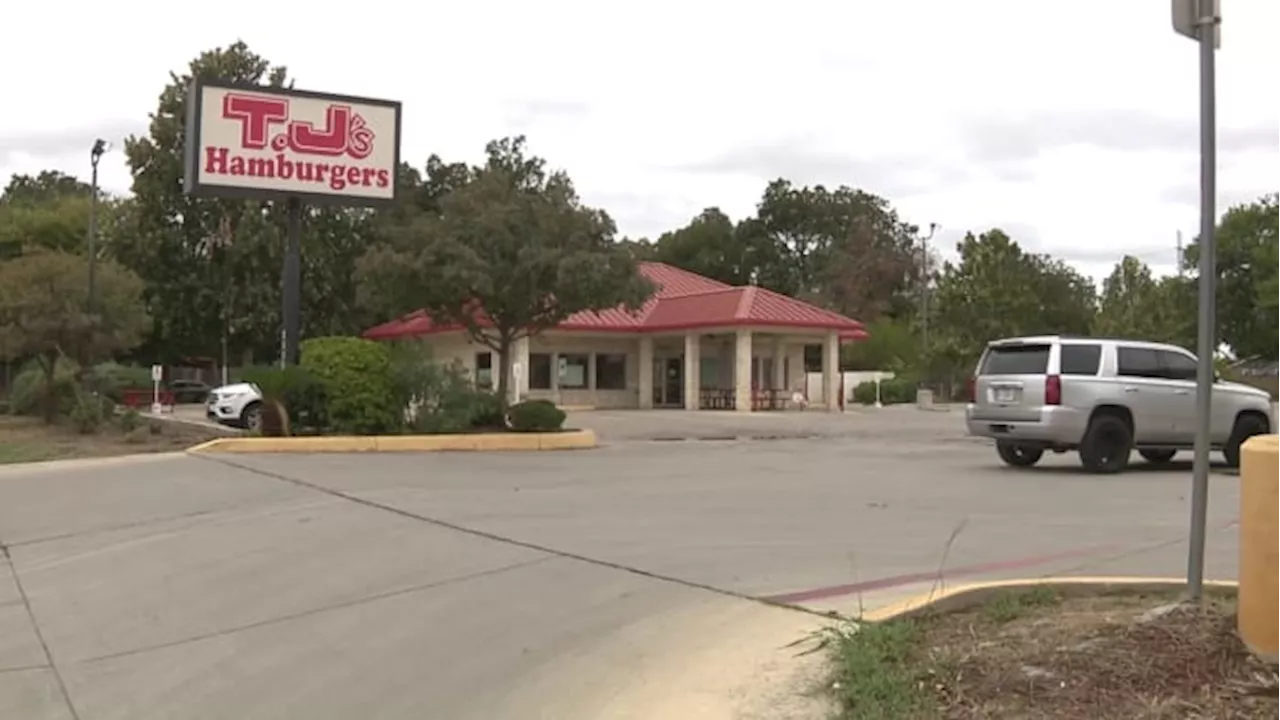 Popular South Side restaurant suddenly closes after 50 years