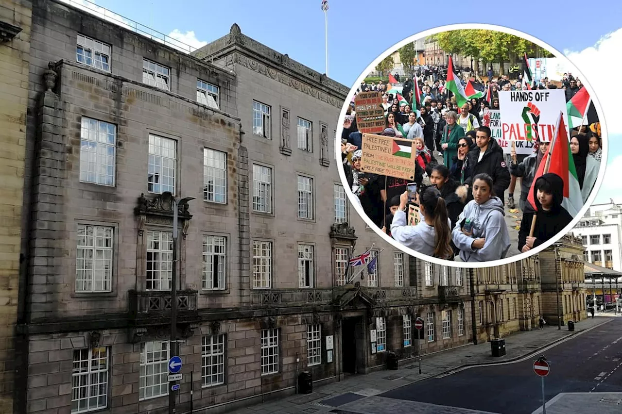 Gaza: Preston Labour councillors call for ceasefire, as Jewish community leader condemns banners in city march