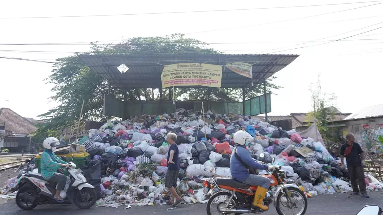 Jogja Darurat Sampah Gunungan Sampah Hiasi Kota Bencana Di Depan Mata