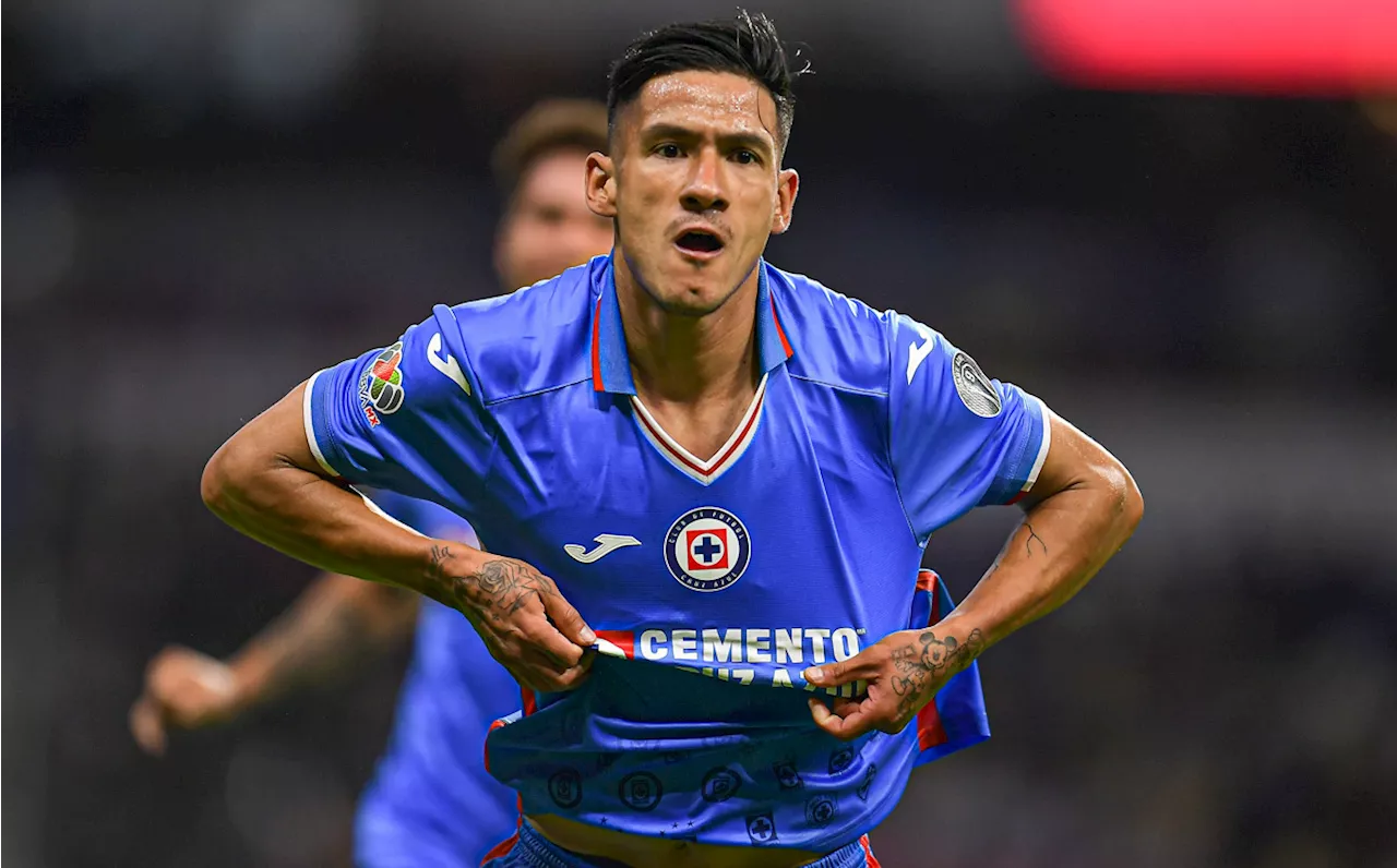 Uriel Antuna entregó víveres que Cruz Azul donó a la Cruz Roja para damnificados por Otis