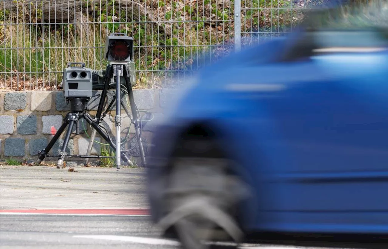 Drei Blitzer im Landkreis Regensburg: Geschwindigkeit von 5586 Fahrzeugen kontrolliert