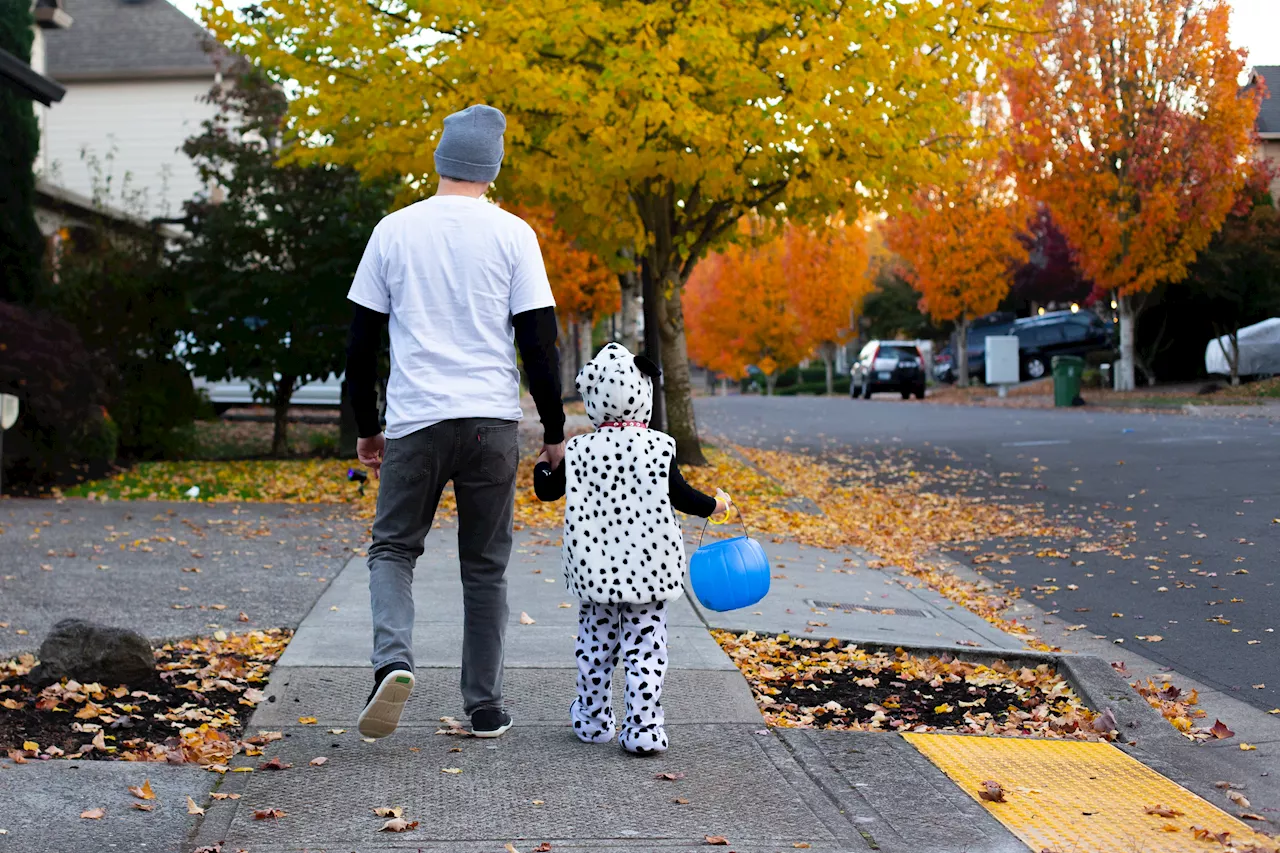 What time does trick-or-treating start in Chicago? Full list of start times in 50 suburbs