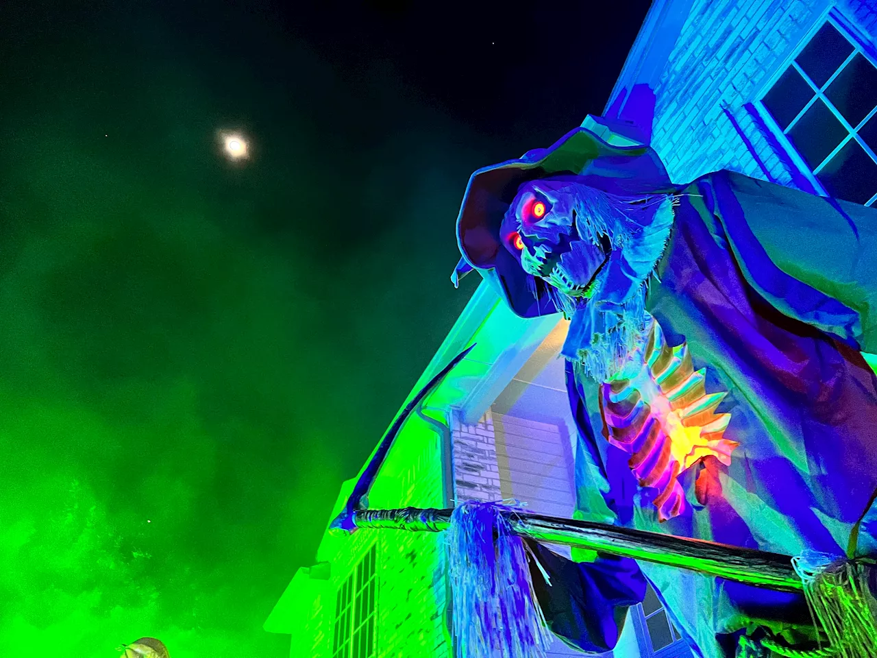 Wylie couple goes all out for Halloween with massive front yard display