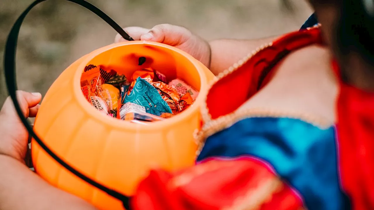 Halloween weather forecast shows Santa Ana winds, clear night for trick-or-treaters