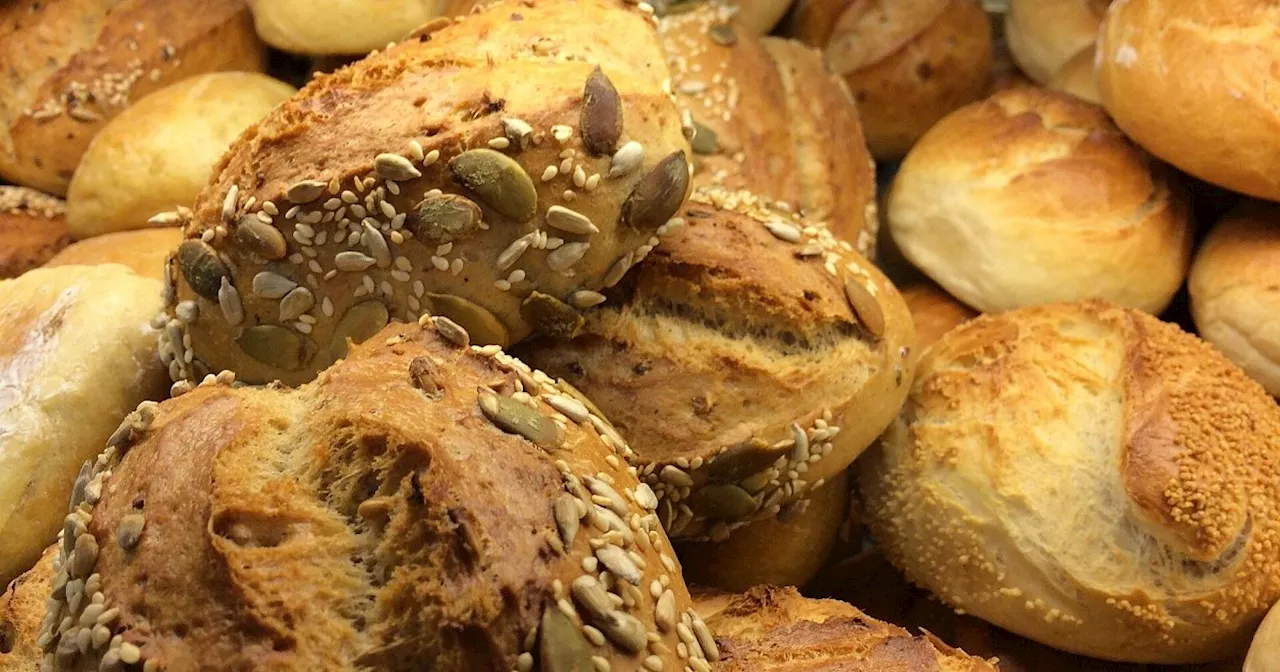 Wo es an Allerheiligen frische Brötchen im Bünder Land gibt