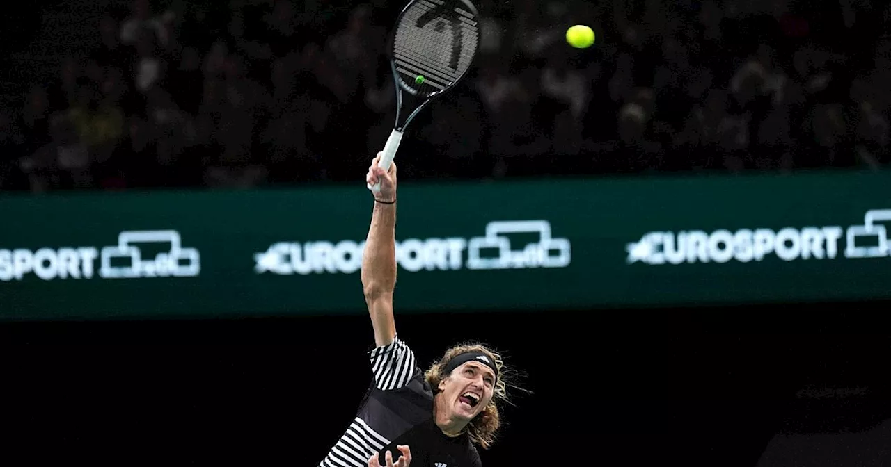 Zverev kämpft sich in Paris in die nächste Runde