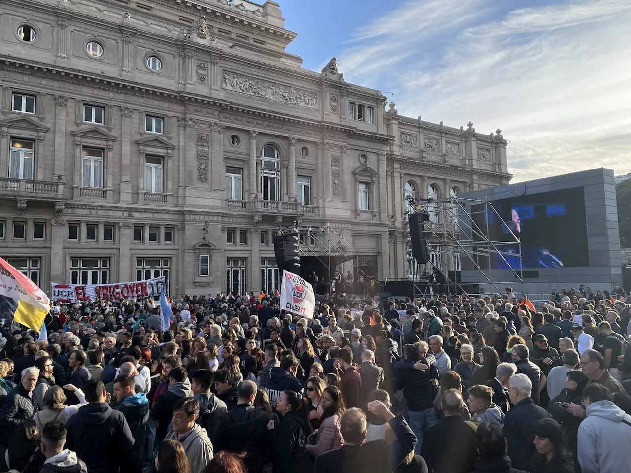 Crusoé: “Ex-aliados de Macri, ‘radicales’ devem ajudar Massa”