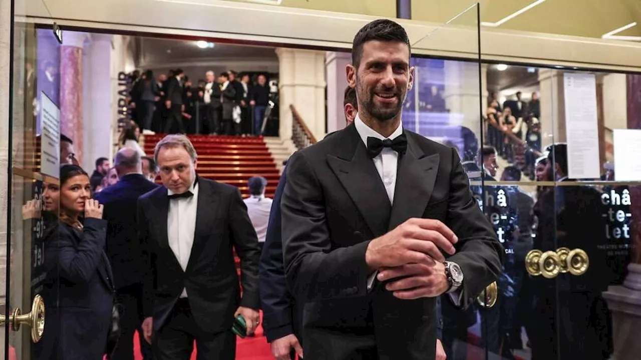 VIDÉO. Novak Djokovic se fait passer pour « une nouvelle star de l’AC Milan » lors du Ballon d’or