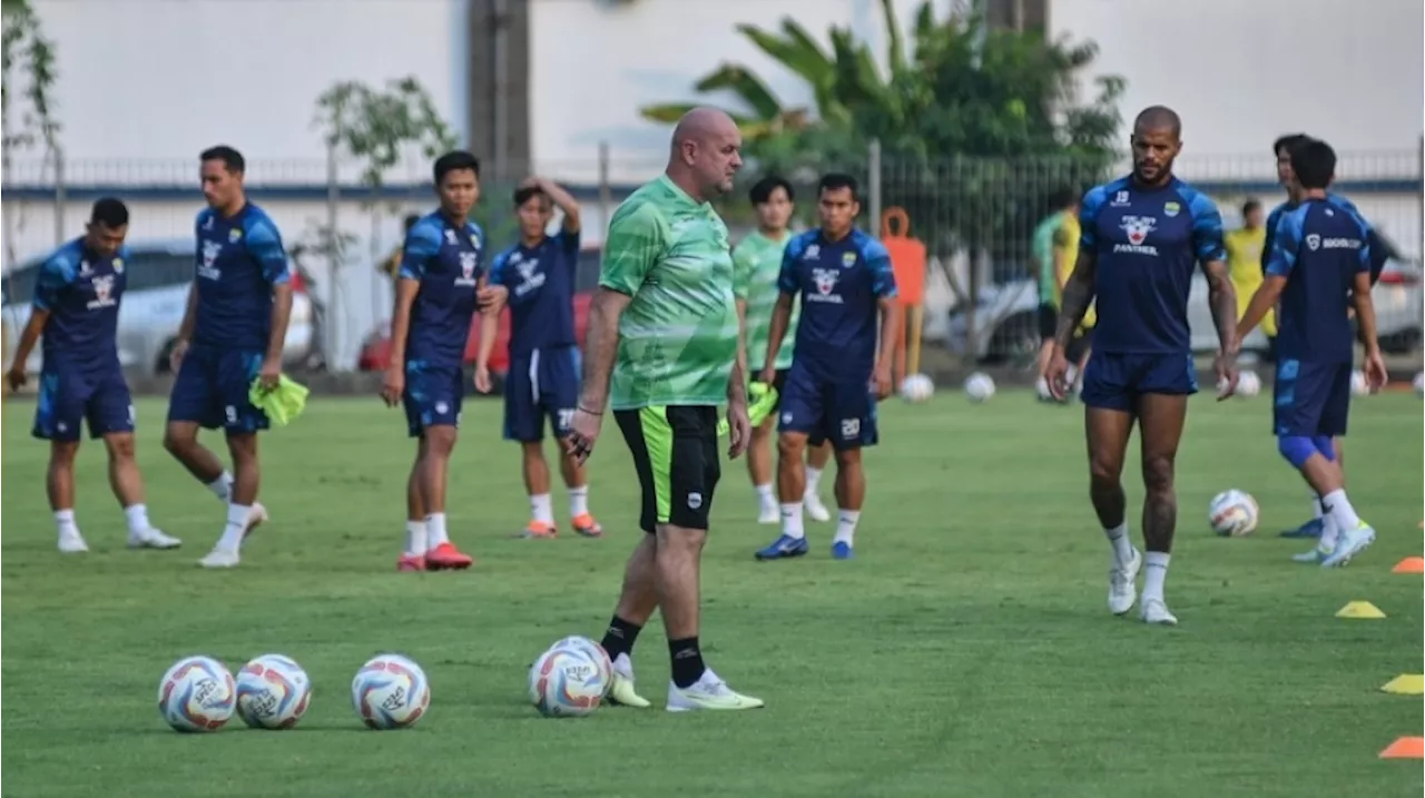 Bojan Hodak Enggan Remehkan Lawan, Yakin Madura United Bakal All Out Hadapi Persib