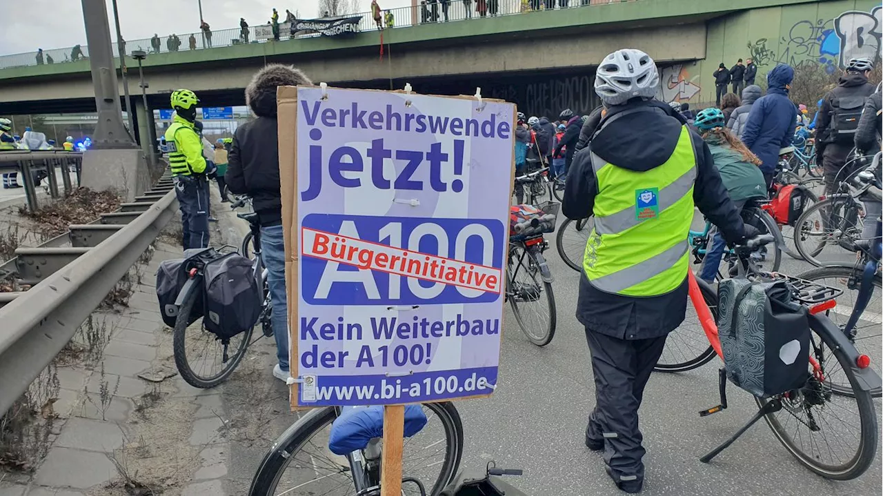 „Spaziergang“ wurde nicht angemeldet : Berliner Polizei ermittelt gegen Bürgerinitiative A100