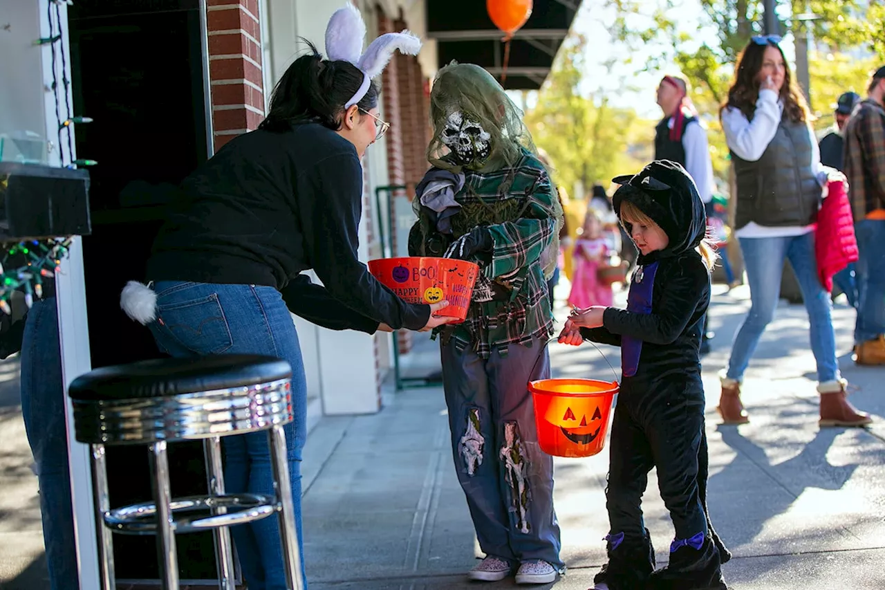 Poll Shows Decrease in Trick-or-Treating in Canadian Neighborhoods