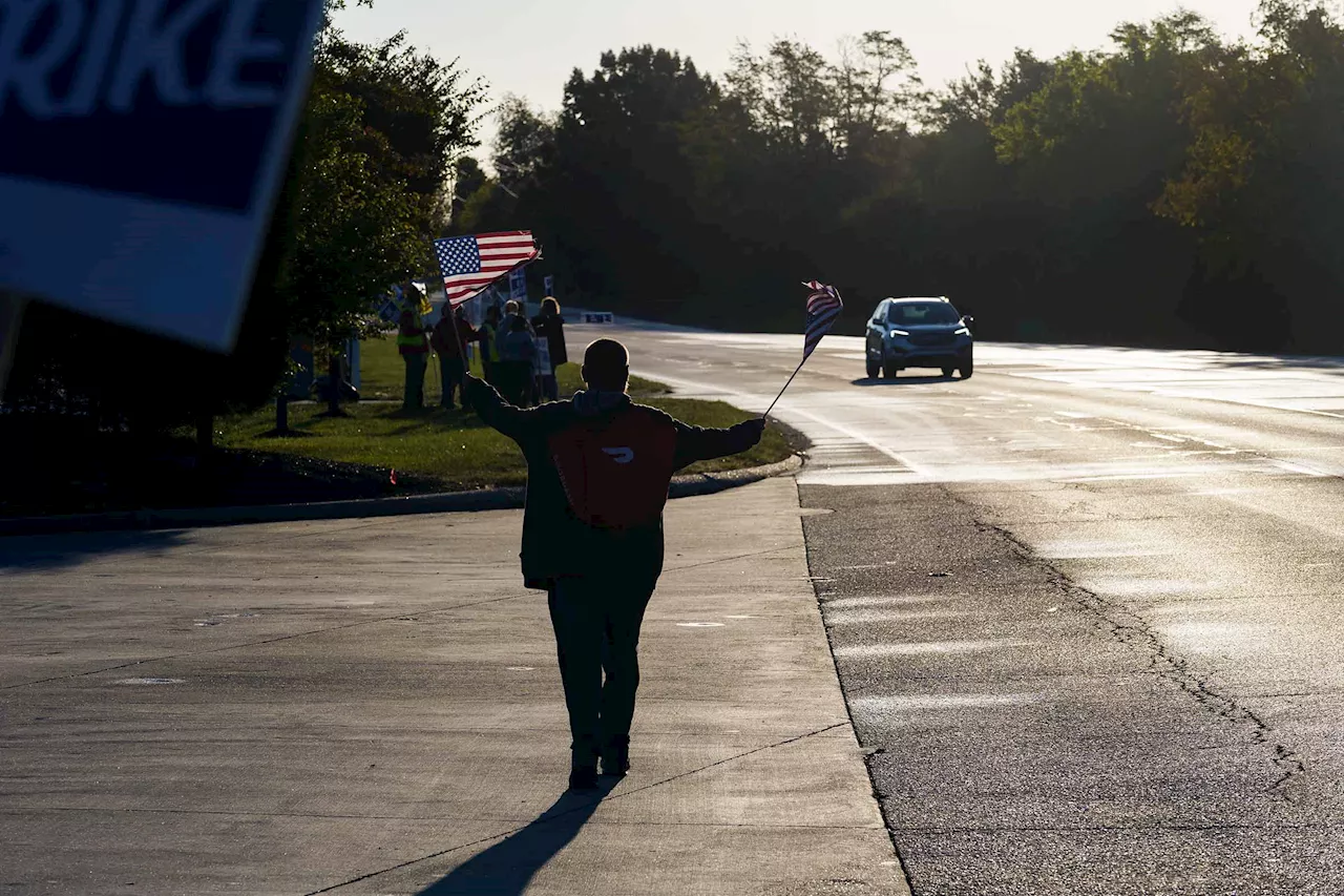 UAW’s Tentative Agreements With the Big 3 Show the Power of a Stand-Up Strike