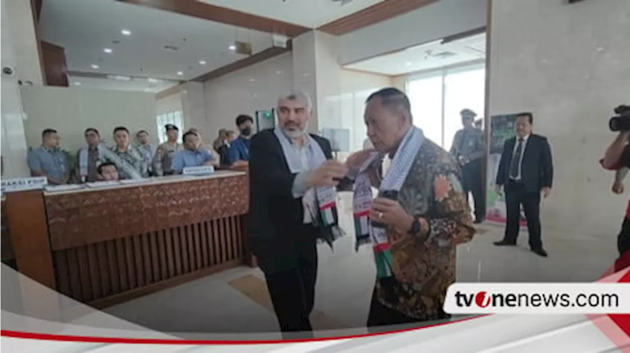 Momen Anggota DPR Pakai Syal Palestina saat Rapat Paripurna, Ternyata Ini Maknanya