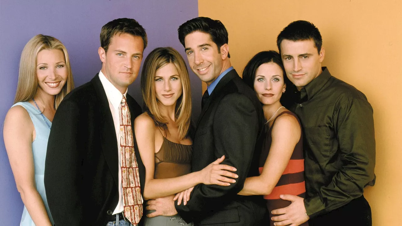 Matthew Perry, il dolore dei colleghi di Friends: «Siamo devastati, siamo una famiglia»