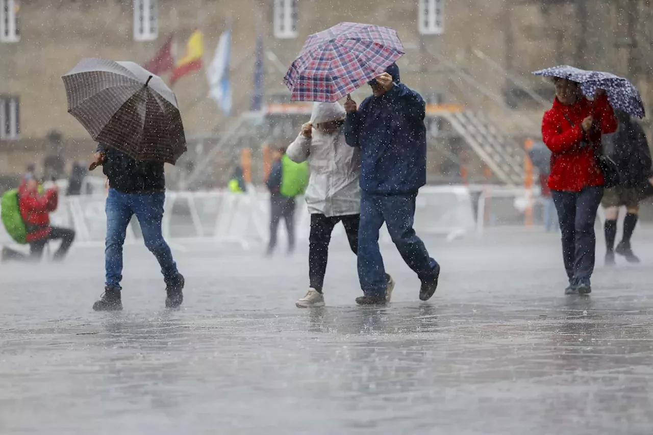 Una ciclogénesis explosiva con lluvia, viento y oleaje marcará el día de Todos los Santos