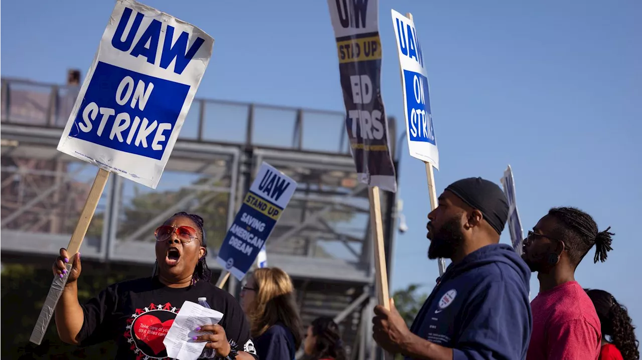 Ford, GM lay off about 500 more employees, citing expanded UAW strike