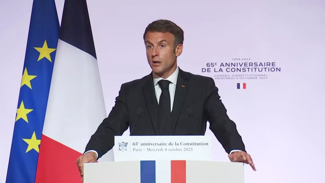 Emmanuel Macron veut 'trouver un texte accordant tous les points de vue' sur l'IVG pour 'convoquer un Congrès à Versailles'