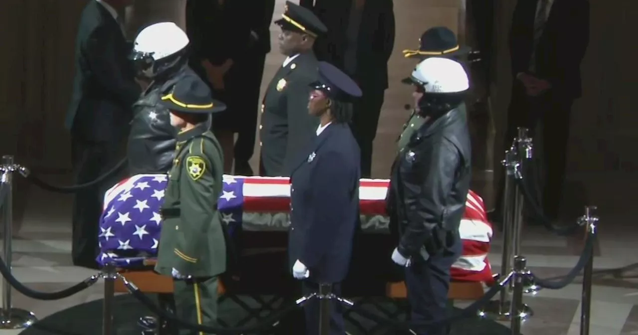 Sen. Dianne Feinstein arrives at San Francisco City Hall to lie in state