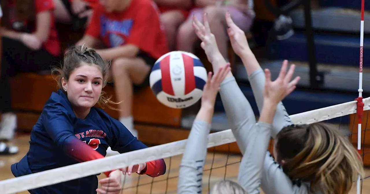 Volleyball: Maureen Pokryfke, West Aurora beat Oswego East