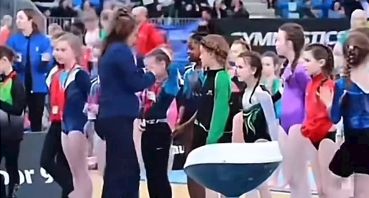 VIDEO: Federación irlandesa de gimnasia se disculpa por acto racista contra una niña afrodescendiente