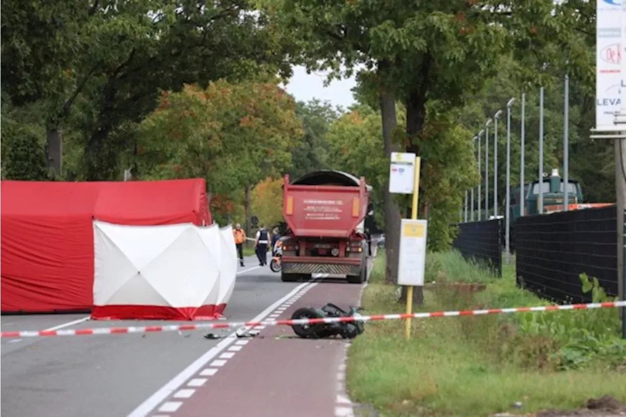 Jongen (17) Komt Om Het Leven Bij Dodelijk Ongeval In Malle: Scooter ...