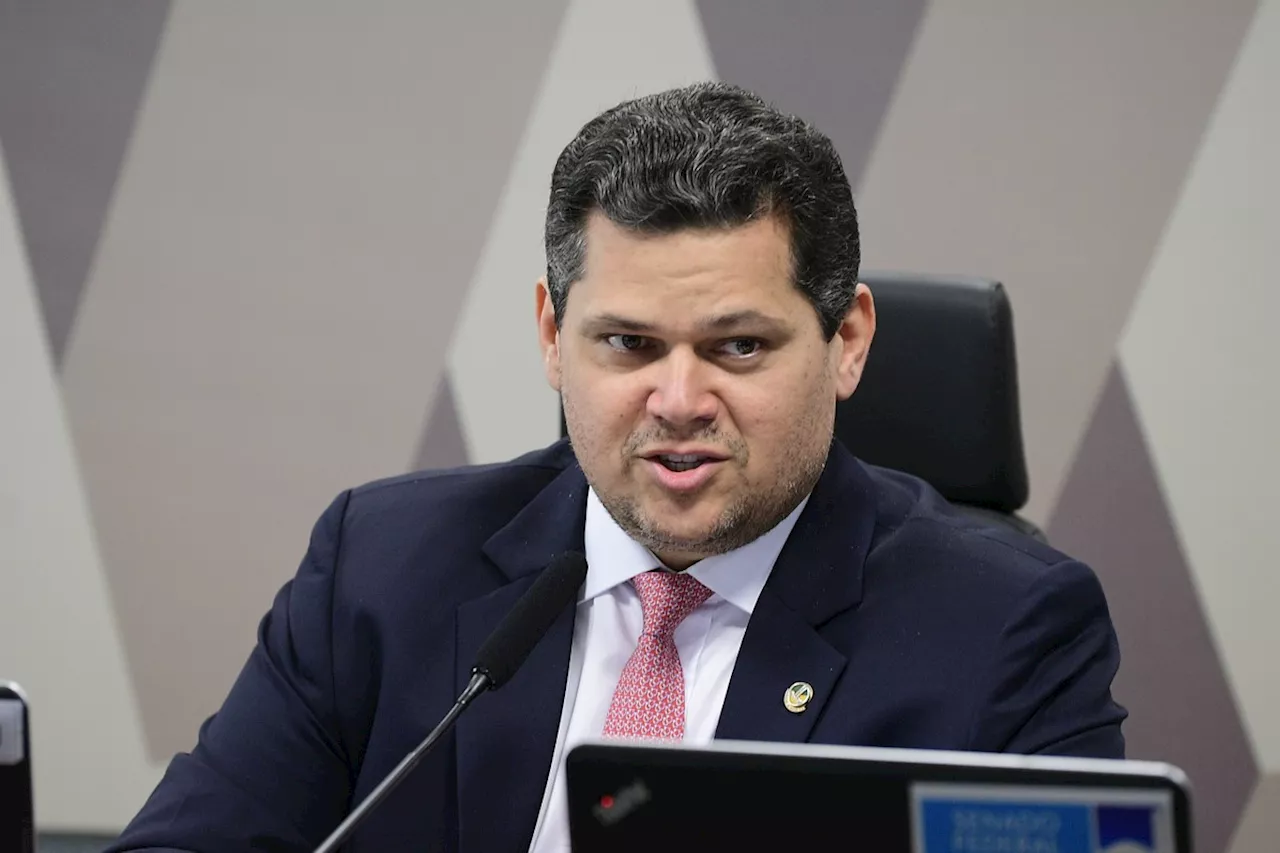 Comissão do Senado aprova PEC que limita decisões monocráticas de ministros do STF