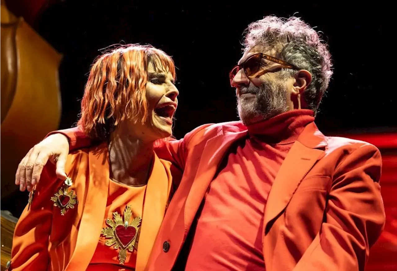 Fito Páez Sorprendió A Fabiana Cantilo En Su Show En El Gran Rex Y Le ...