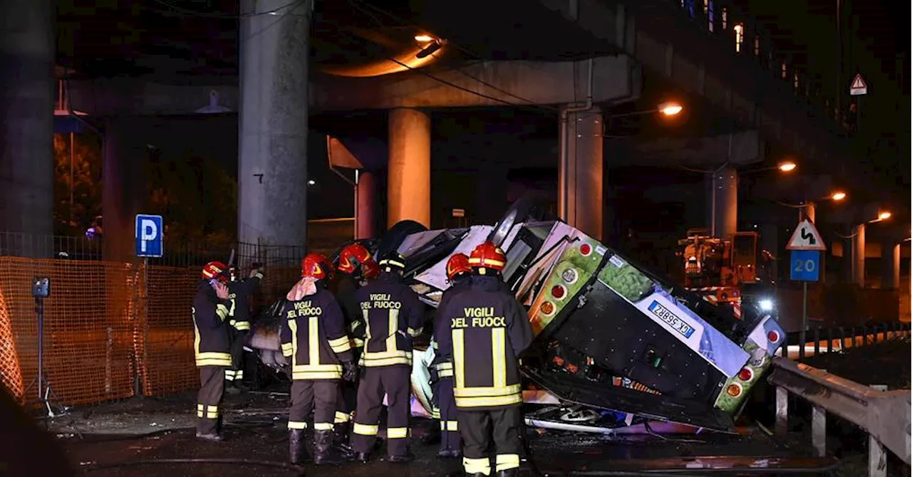 A Venise, les drapeaux en berne après l'accident de bus ayant fait 21 morts