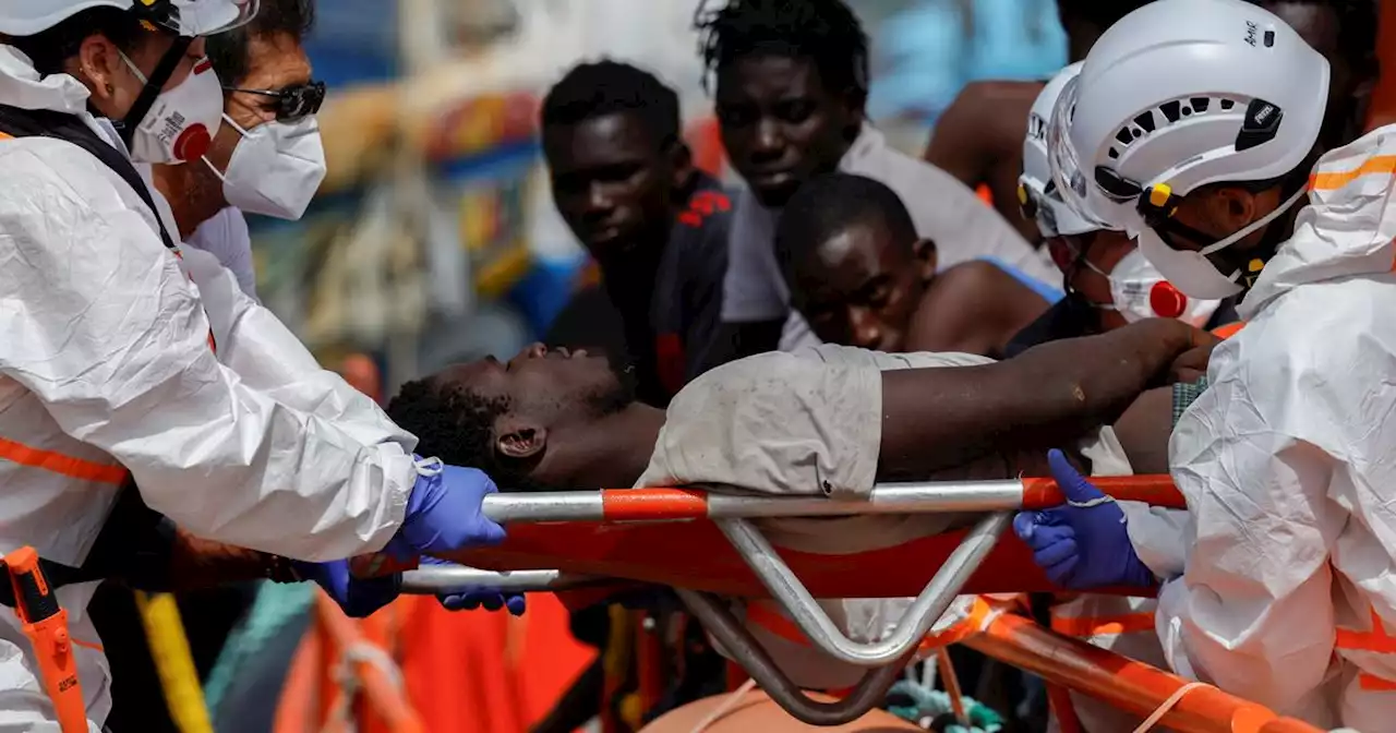 Espagne: près de 300 migrants arrivent à bord d'une embarcation aux Canaries