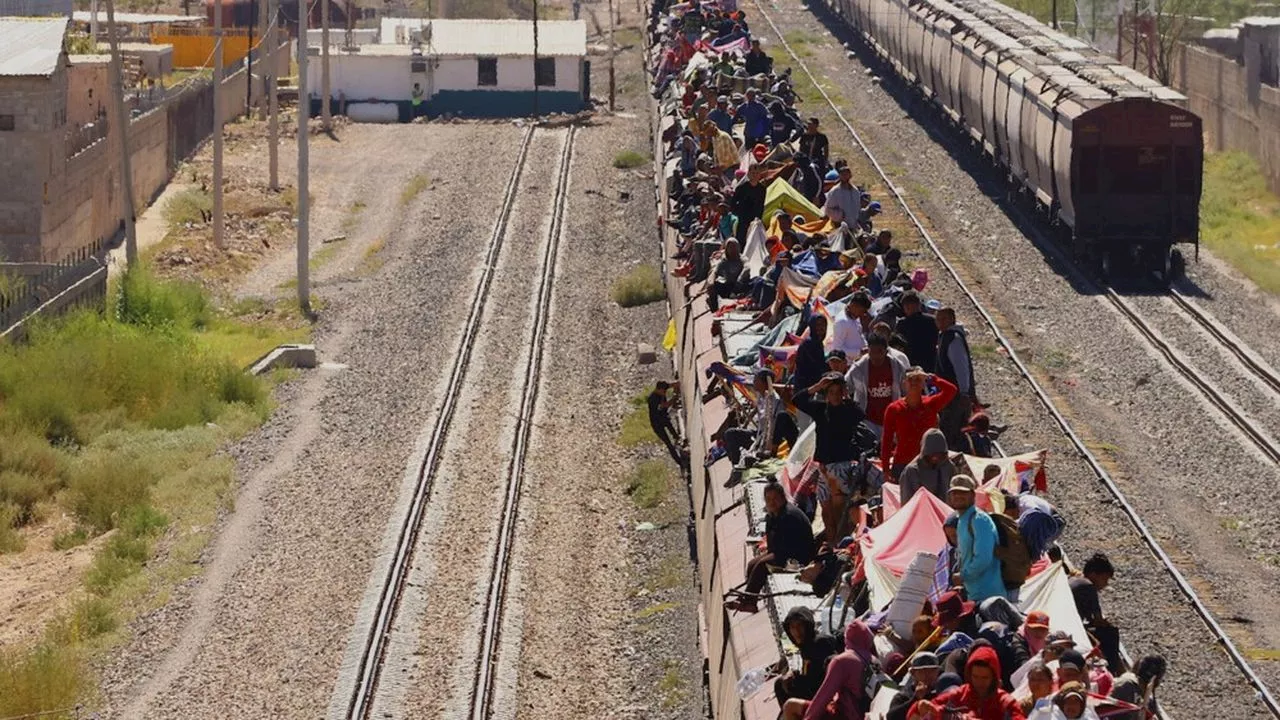 - Un train de migrants tente de rejoindre la frontière entre le Mexique et les Etats-Unis