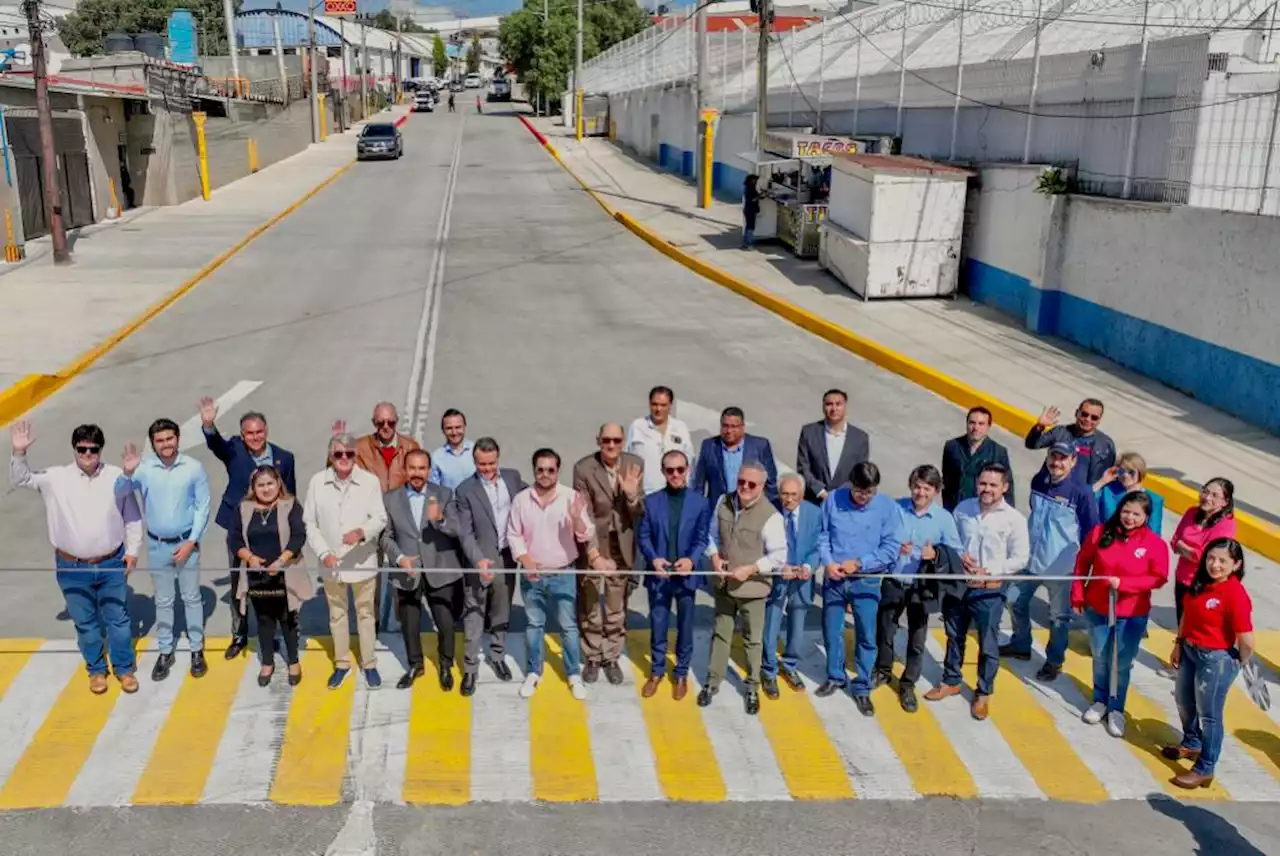 Pedro Rodríguez y empresarios de Atizapán inauguran repavimentación