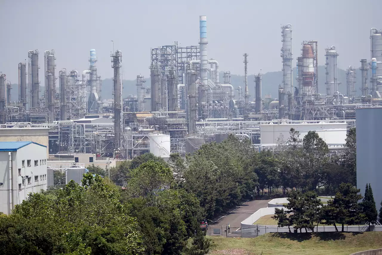 S.Korea factory activity shrinks again in Sept, mildest slump in 15 months