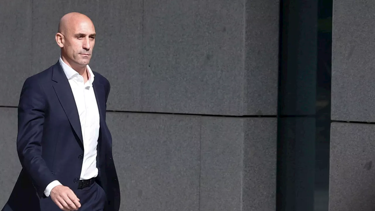 Rubiales reconoce ante el juez que tanto Vilda como él trataron de convencer a Jenni Hermoso para 'aclarar públicamente' los hechos