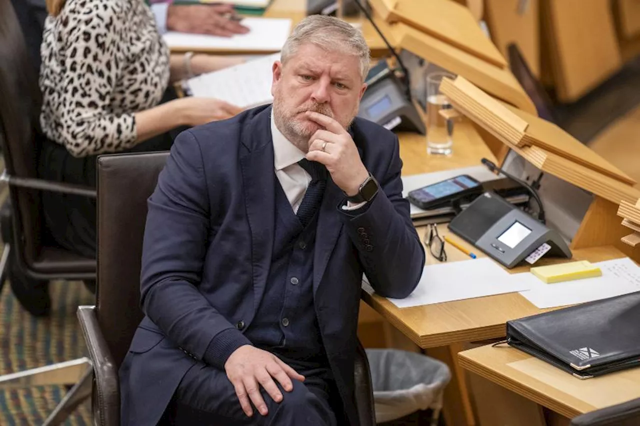 Angus Robertson tells Douglas Ross to 'put up or shut up' on SNP backbencher 'talks'