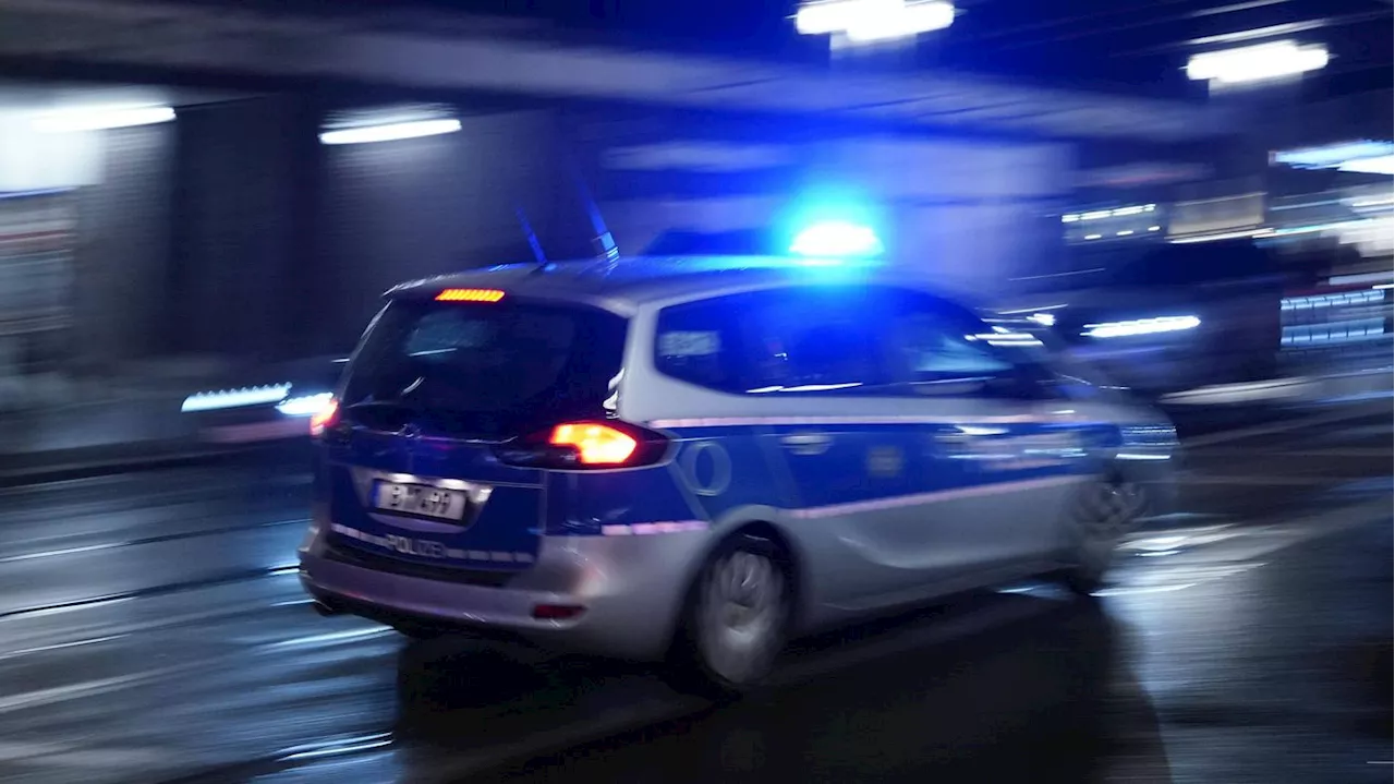 Maskierte Männer mit Reizgas auf Raubzügen: Überfälle auf zwei Lokale in Berlin-Charlottenburg