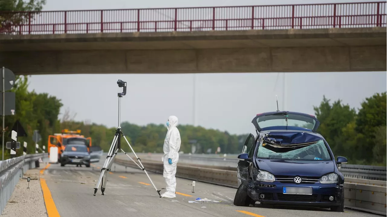 Nach Gullydeckel-Wurf auf Autobahn: Gerichtsprozess gegen junge Männer in Hildesheim gestartet