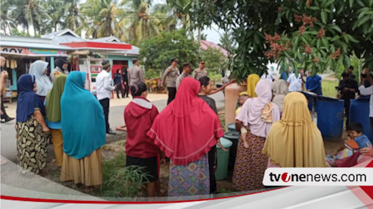 Alami Kekeringan, Warga di Padang Serai Bengkulu Mandi Hanya Seka Badan