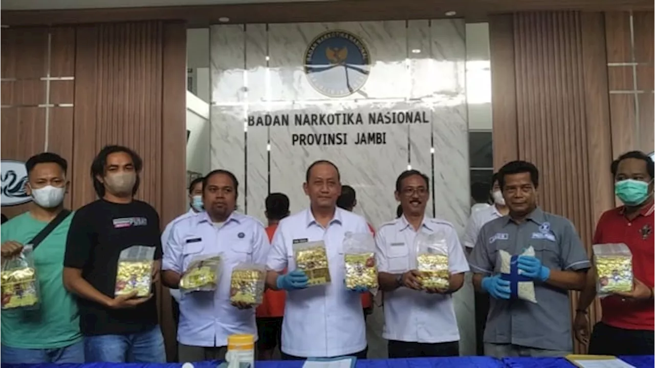 BNN Provinsi Jambi Tangkap Kurir 10 Kg Sabu-Sabu dan Ribuan Pil Ekstasi