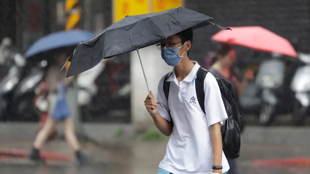 Typhoon Koinu makes landfall in southern Taiwan, causing 190 injuries but no deaths