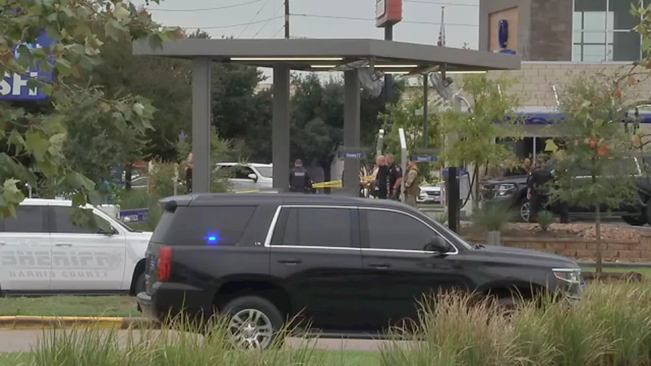 Barricaded suspect arrested after 5 hours of negotiation in N. Houston