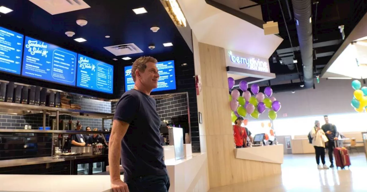 Phoenix Sky Harbor celebrates grand opening of several restaurants, including Bobby Flay’s