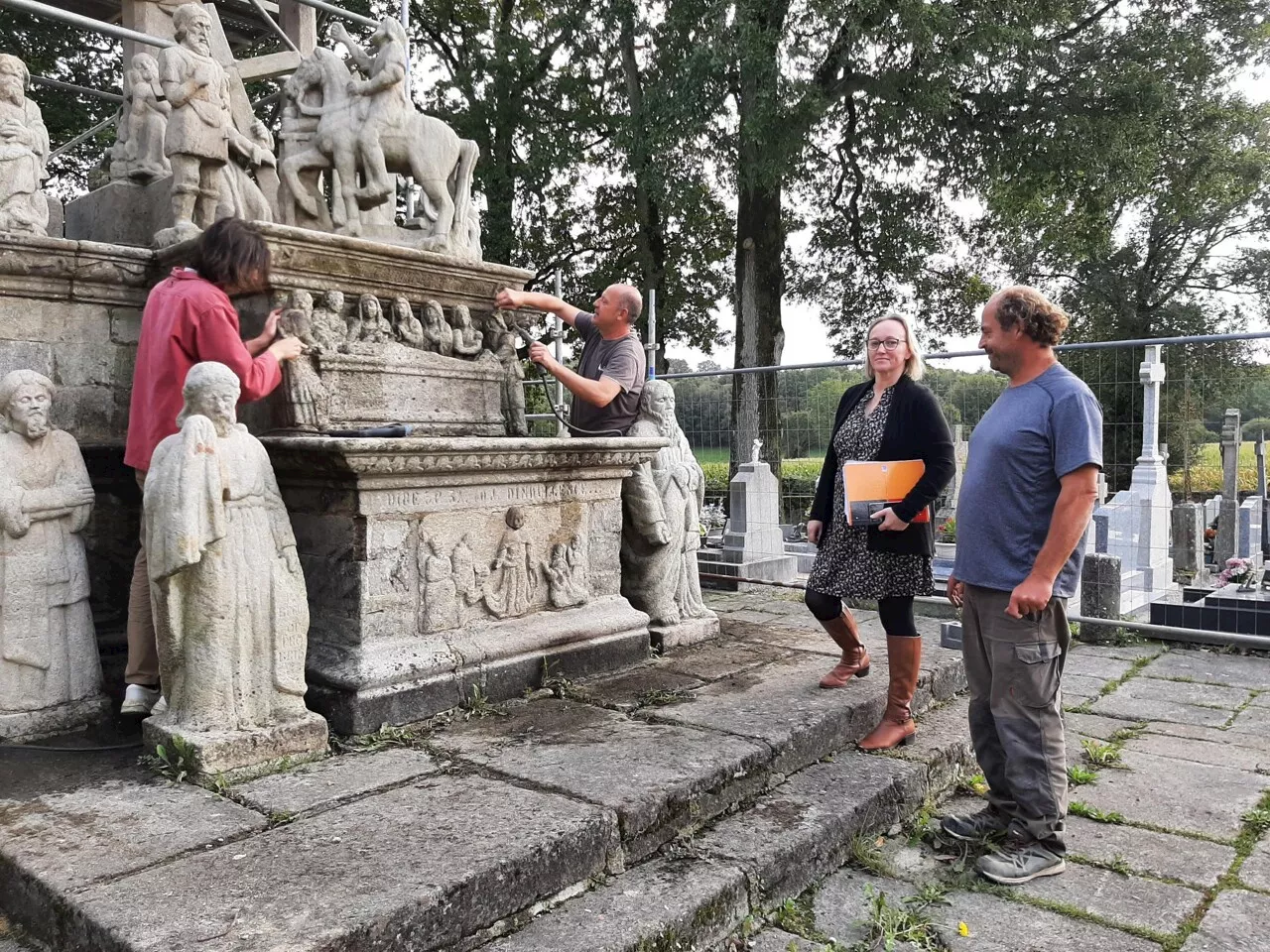 Morbihan. Au chevet du calvaire de Guéhénno | La Gazette du Centre Morbihan