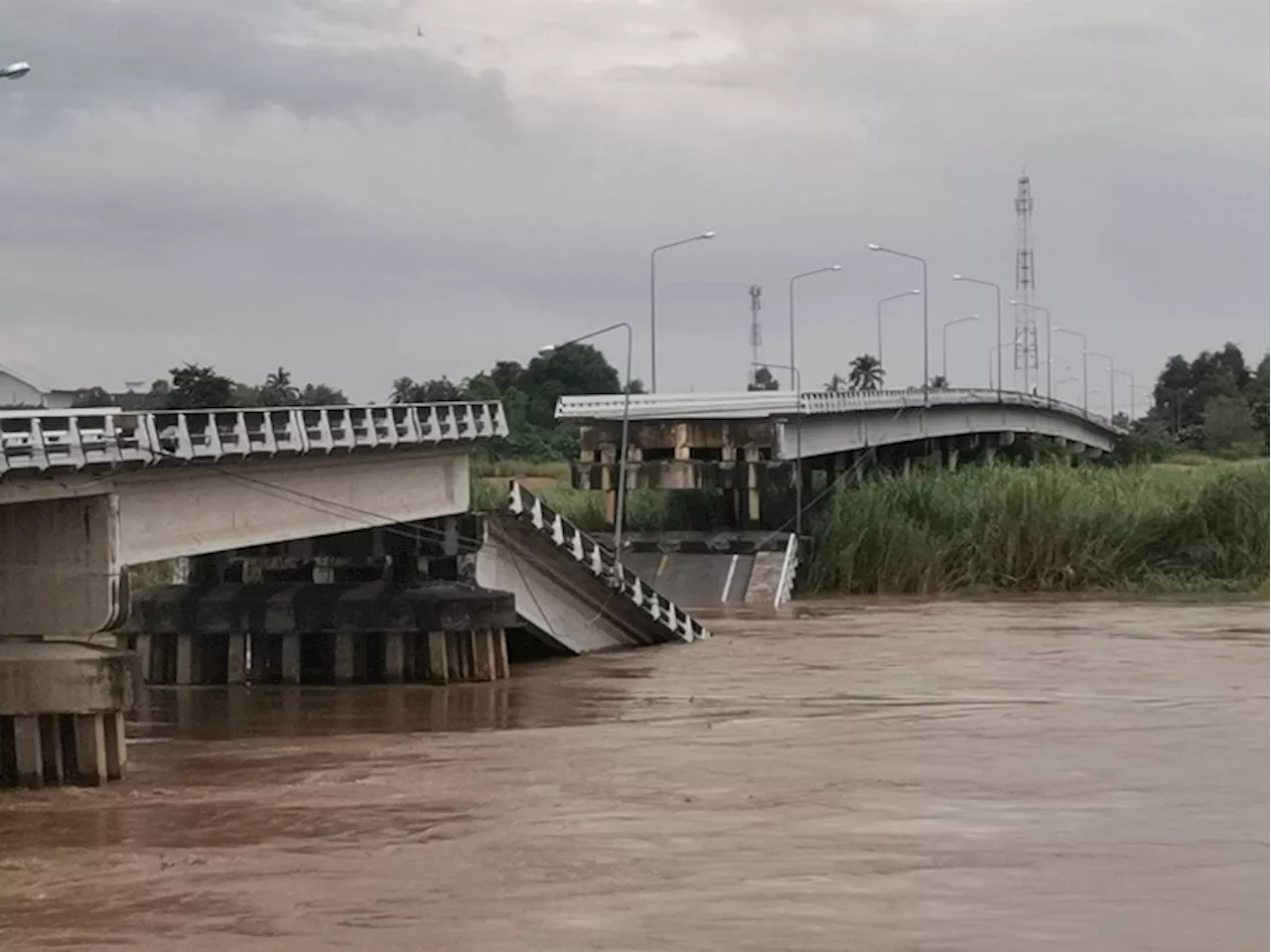 ทช.แนะใช้ทางเลี่ยง!ปิด”สะพานศรีมงคลวชิรานุสรณ์”จ.กำแพงเพชร ที่น้ำเซาะจนตอม่อทรุด