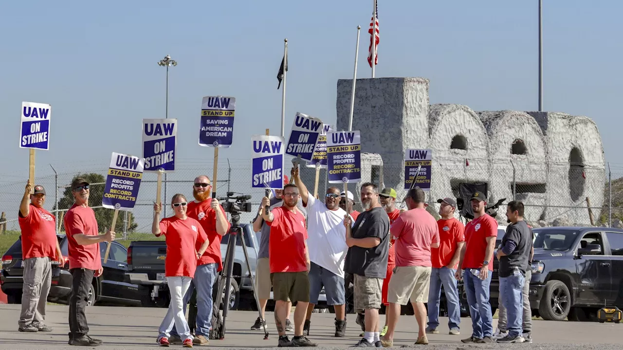 Striking auto workers and Detroit companies appear to make progress in contract talks