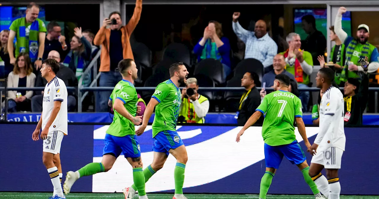 Cristian Roldan\u0027s goal earns Sounders 2-1 victory over Galaxy, postseason berth