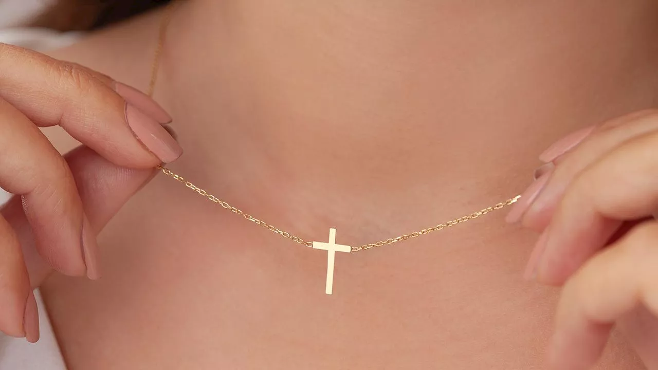 The Symbolism of Cross Pendants: Beyond Fashion